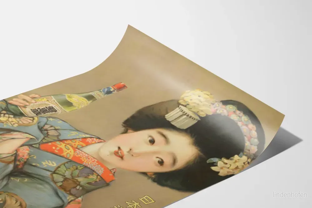 Dekorativ poster av kvinna i blå kimono med sakeflaska - Bild 3